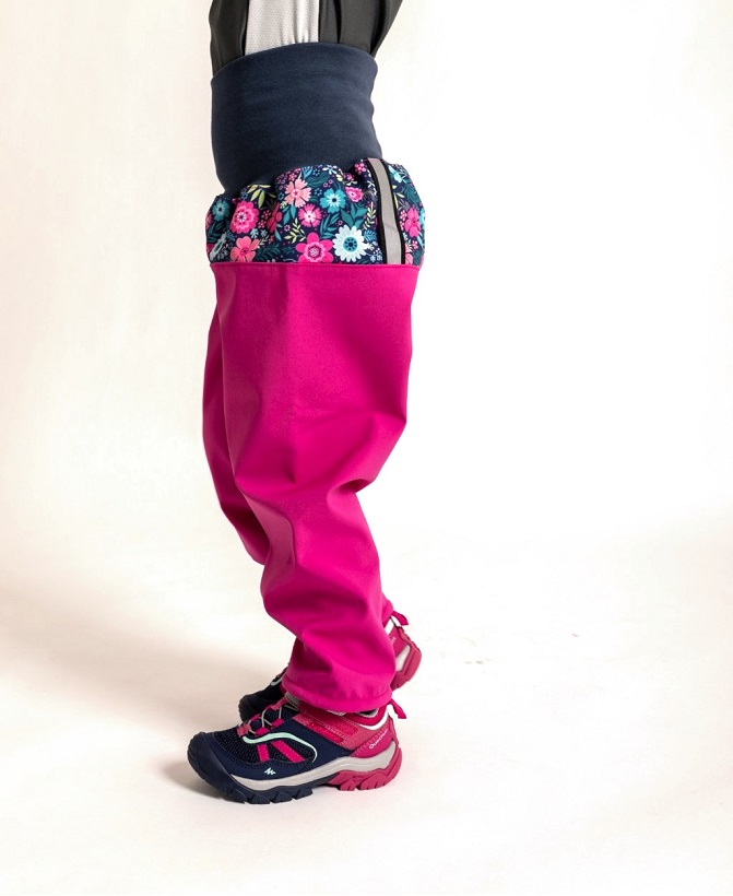 ☘️ Holčičí SOFTSHELLOVÉ KALHOTY Unuo s fleecem kytičky fuchsiové vel. 92/98