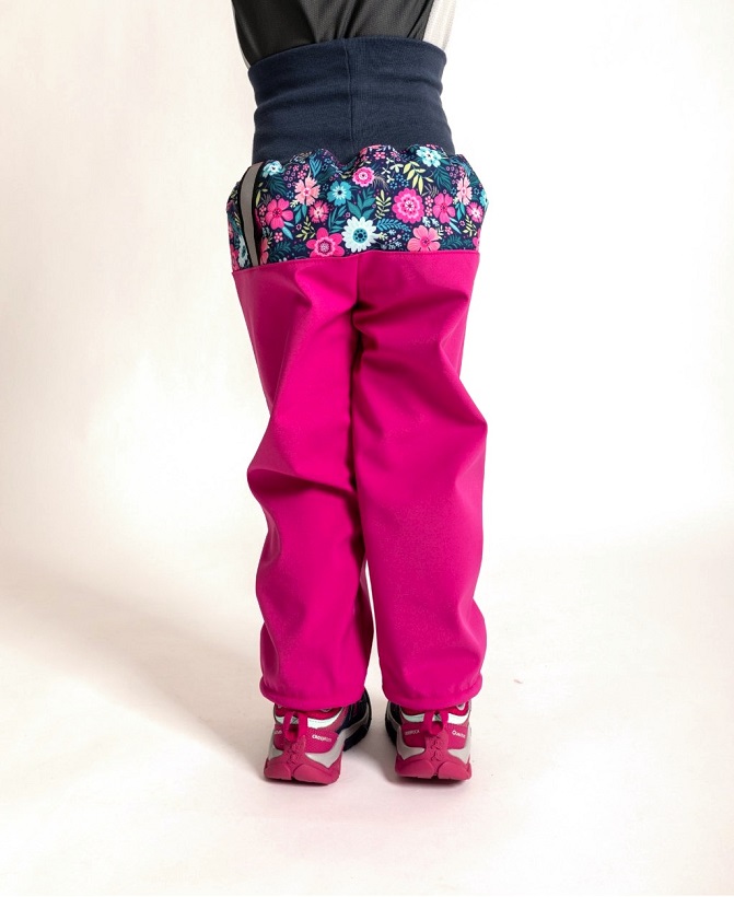 ☘️ Holčičí SOFTSHELLOVÉ KALHOTY Unuo s fleecem kytičky fuchsiové vel. 92/98
