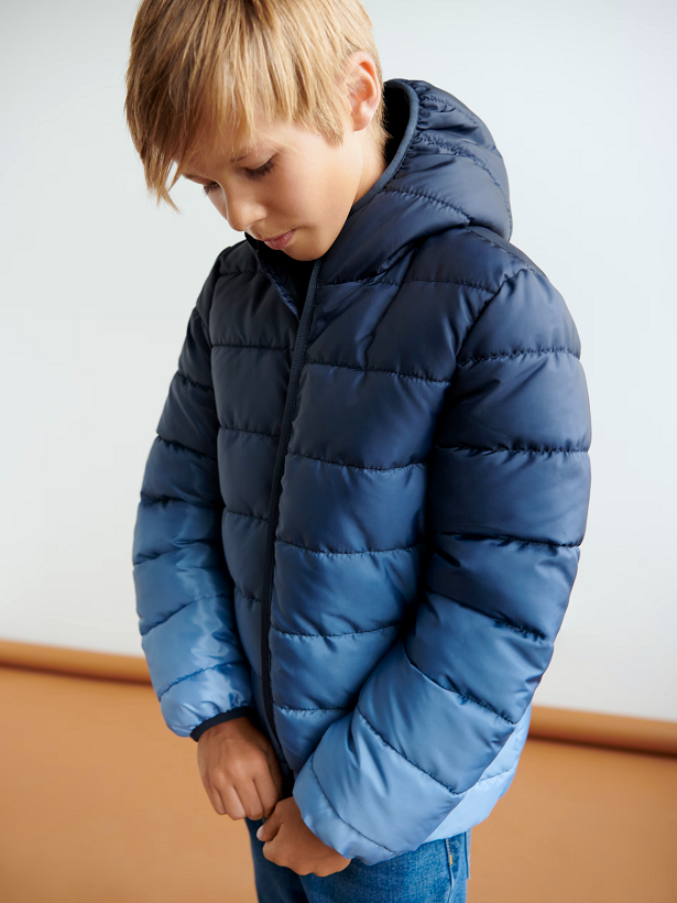 ☘️ Klučičí MODRÁ OMBRE BUNDA přechodová s kapucí vel. 134